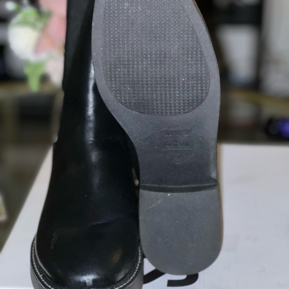 Schutz Kasey Leather Chelsea Boots - Picture 4 of 6